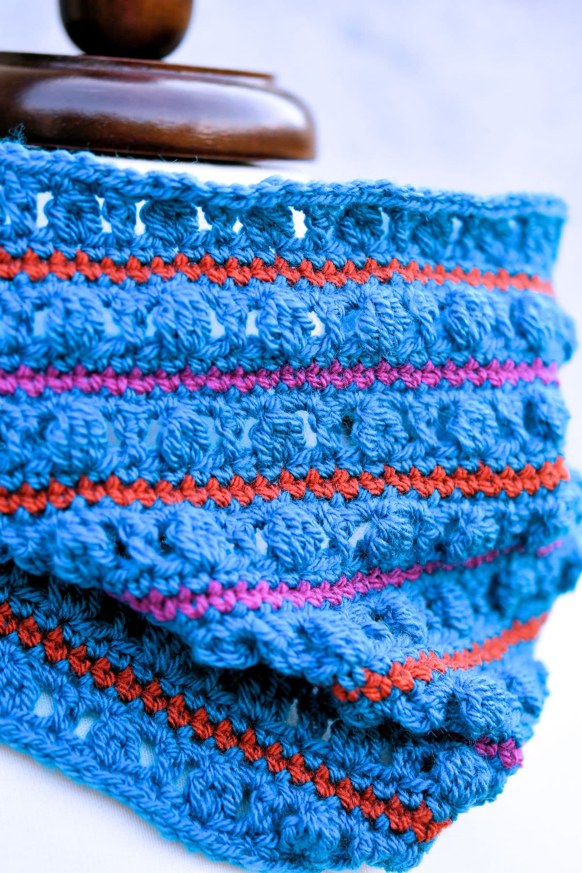 Free Crochet Cowl Pattern in DK weight yarn