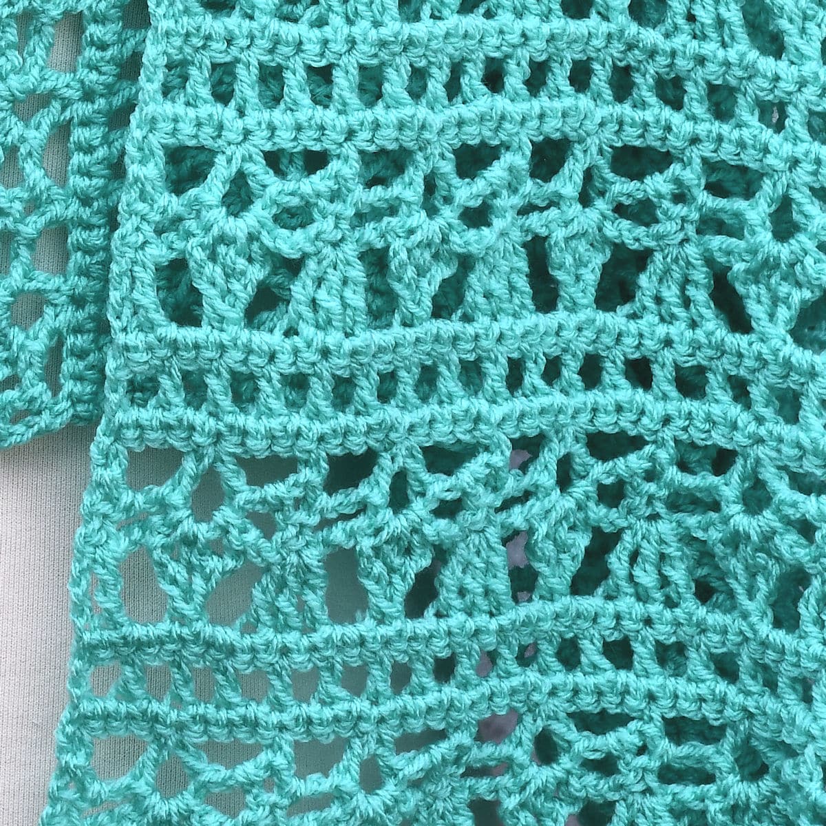 Closeup of Egyptian motif for free crochet pattern