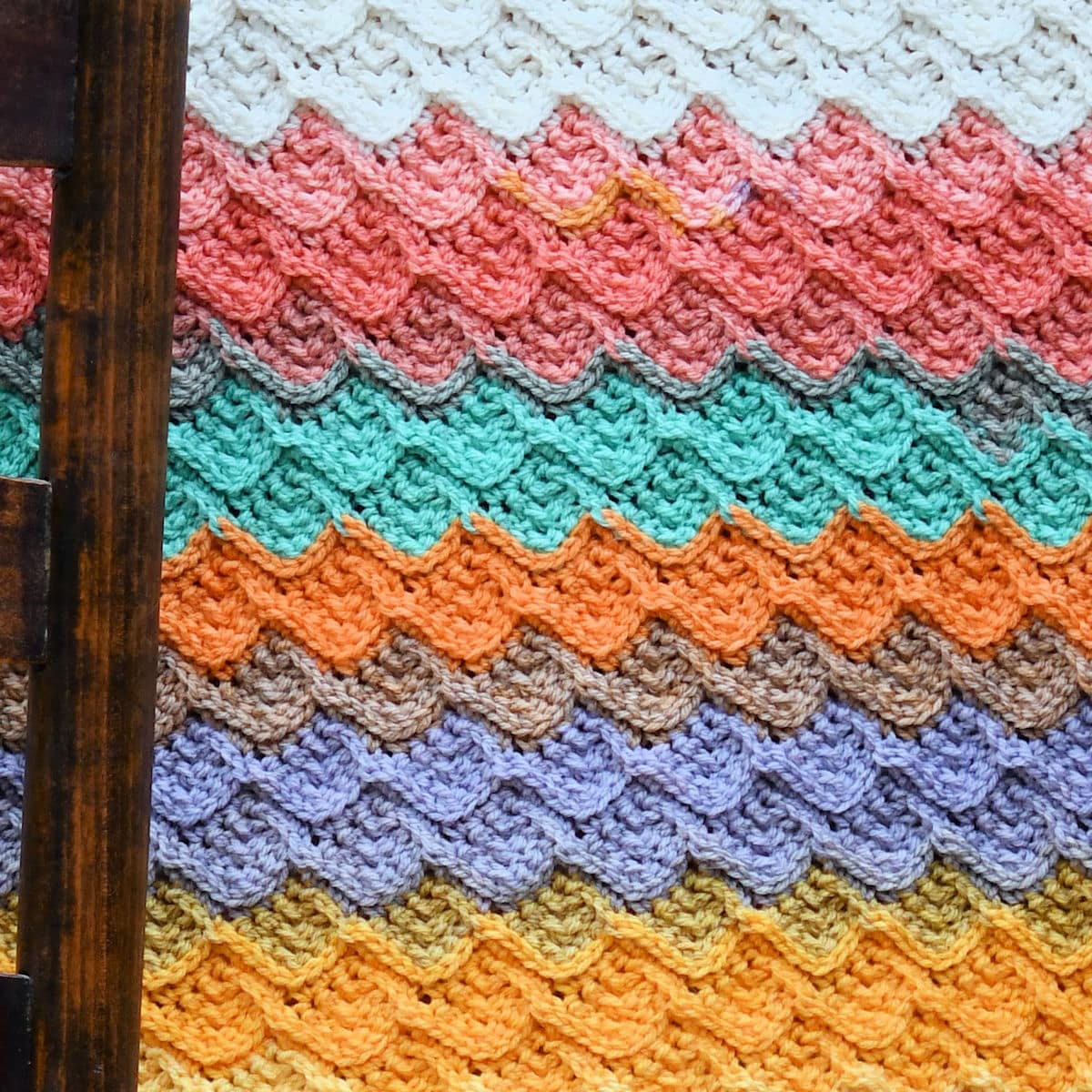 closeup of odd row side of Dragon Scales Baby Blanket