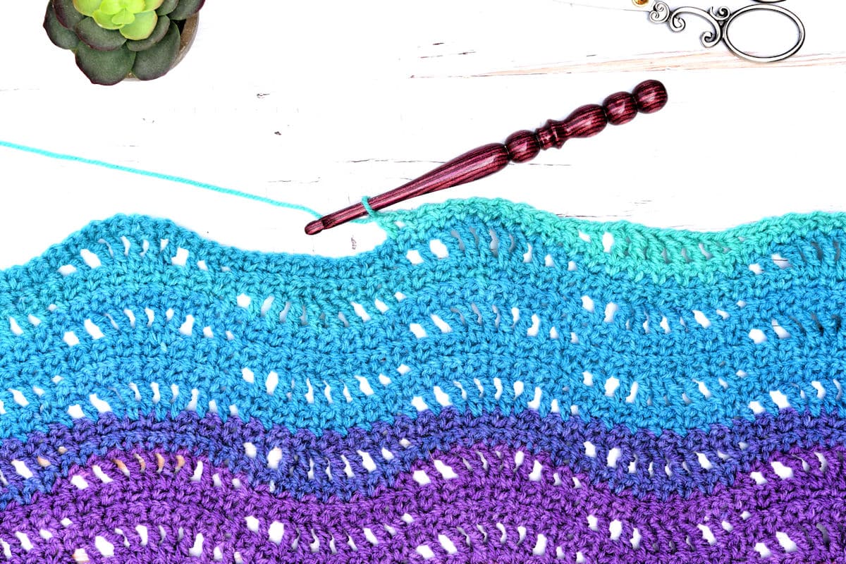 closeup of waves stitch pattern for Mandala Waves Baby Blanket free crochet pattern