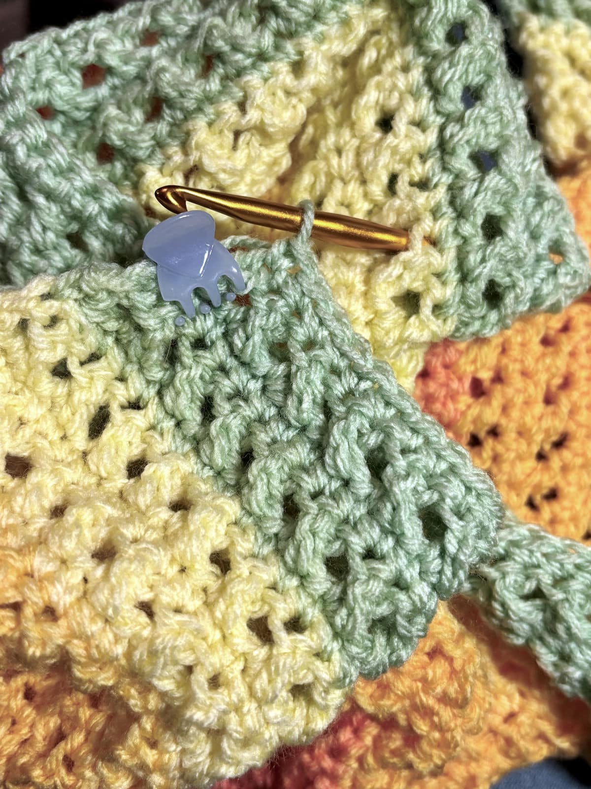 using a butterfly clip as a stitch marker