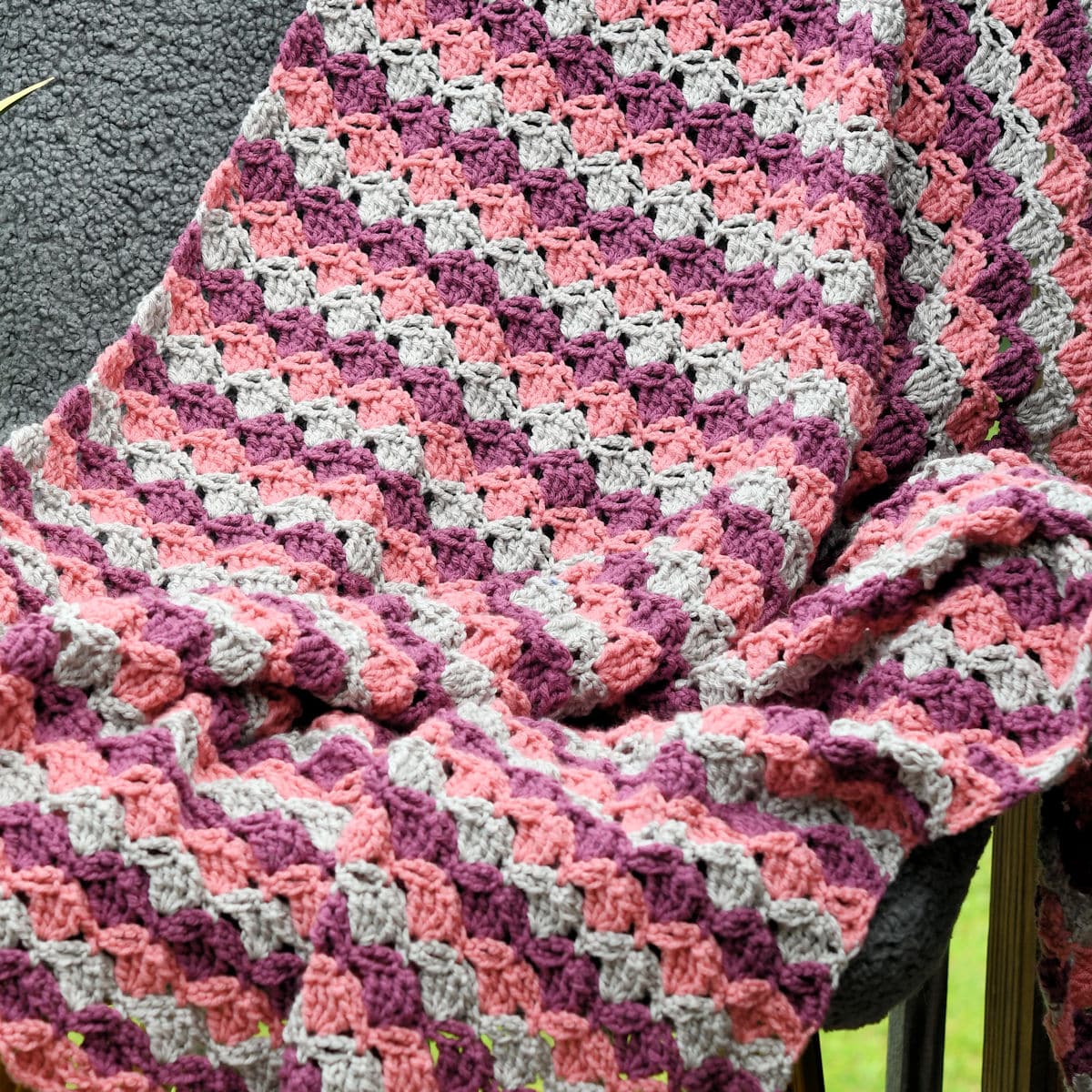 Striped Fans Afghan Throw Free Crochet Pattern-image